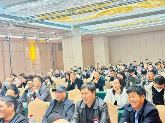 郑州大学张建华教授为郑州市2023年度财政民生政策培训班,作题为《当前中国经济形势解读》的专题讲座