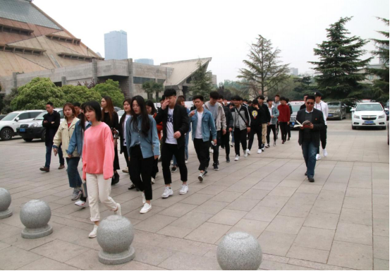 说明: http://www.zzcsjr.edu.cn/__local/4/B3/AB/4EA9DA241E0B2A053CC2EF6DEAA_6FC9310E_CFD3A.png