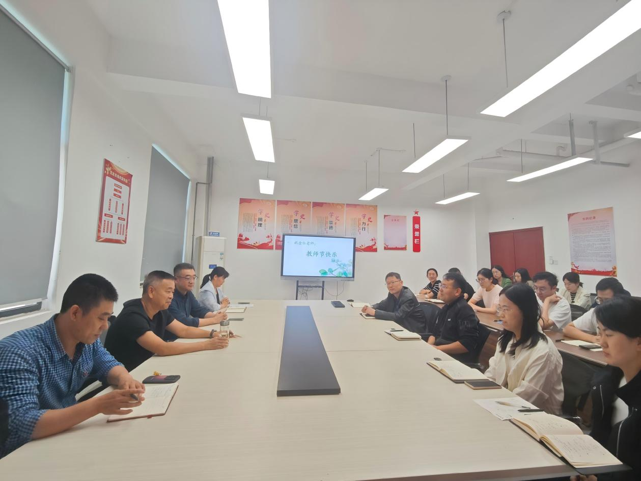 情暖教师节 慰问润人心——副校长施长春深入临空学院、智...