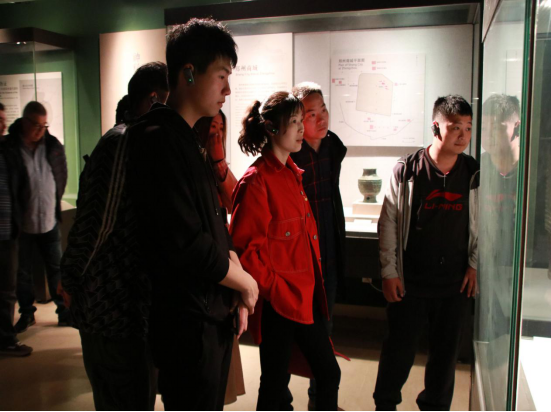 说明: http://www.zzcsjr.edu.cn/__local/B/F2/9A/B0C60699FB06A090B7262DE9B5F_88AA6009_DE2C4.png